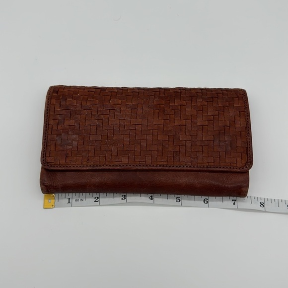 Vilenca Holland Brown Leather Wallet - Beautiful Woven/ Rustic Design - Picture 10 of 14